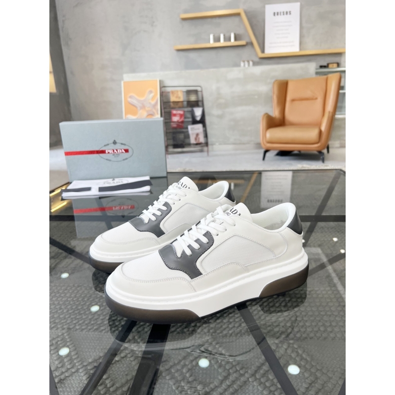 Pra*a casual shoes